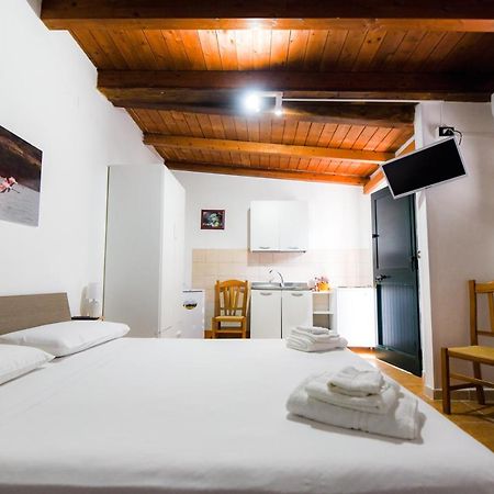 B&B Macchia Mediterranea Сан-П'єтро-ін-Беванья Екстер'єр фото