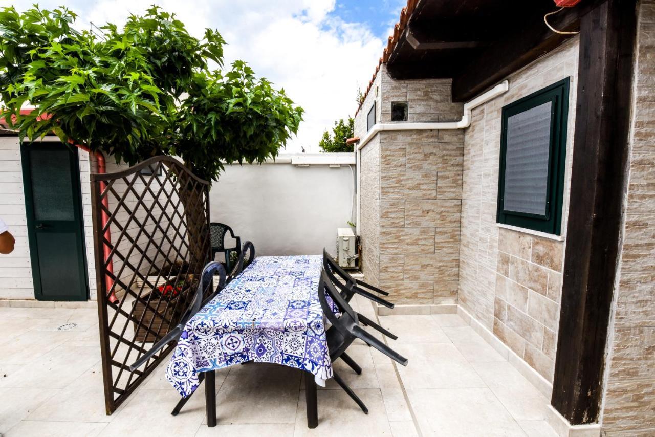 B&B Macchia Mediterranea Сан-П'єтро-ін-Беванья Екстер'єр фото